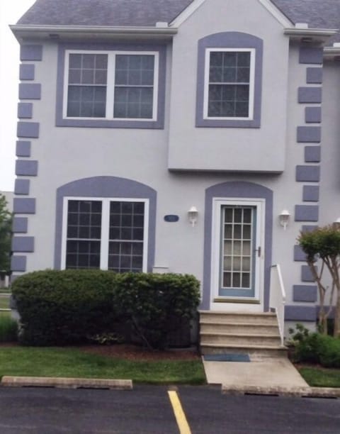 Exterior of end unit