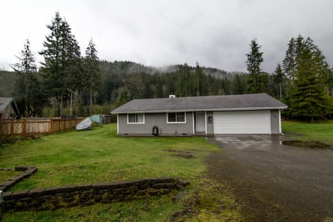 View from street (note: boat/trailer not available for use). 