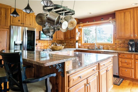 Fully equipped gourmet kitchen.