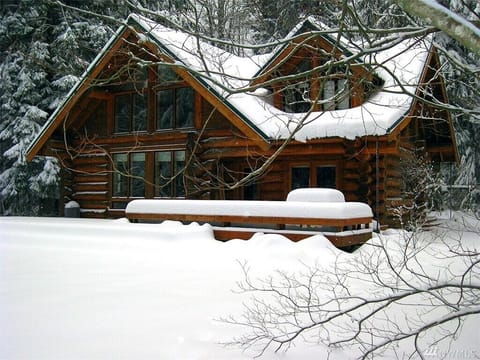 This amount of snow is a little uncommon, yet beautifully serene. Elevation 750′