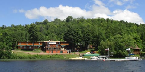 AJ's Walleye Lodge
