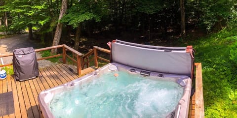 Hot Tub Fits 7 people. 