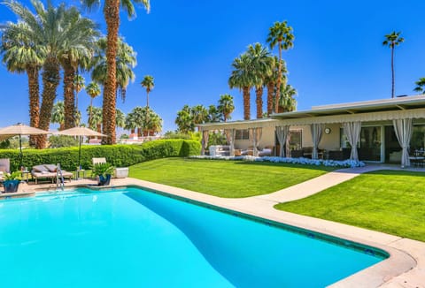 Gorgeous Pool as the centerpiece of the villa 