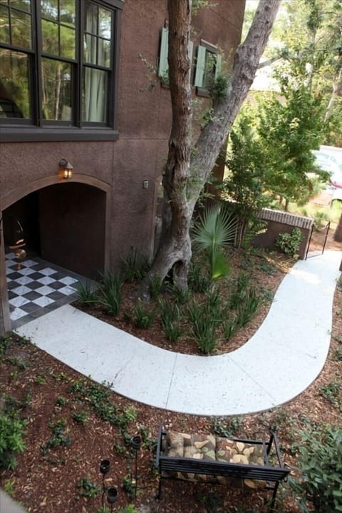 Courtyard and Main Entry
