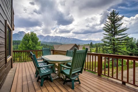 Large Seating area on deck