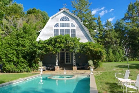 UPDATED BLUE BARN CARRIAGE HOUSE CIRCA1887