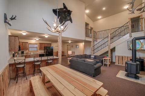 Spacious, open floor plan to accomodate large groups.