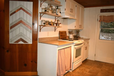 Basic supplies for meal prep.

