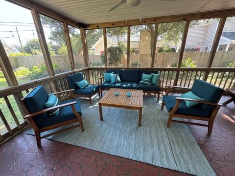 Screened in porch
