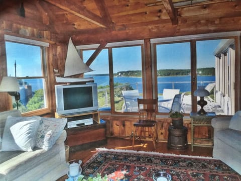 Stunning water views from main living area. (New HD T.V)