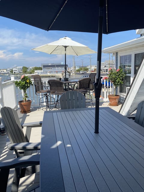 Family gatherings on deck while eating and enjoying the view