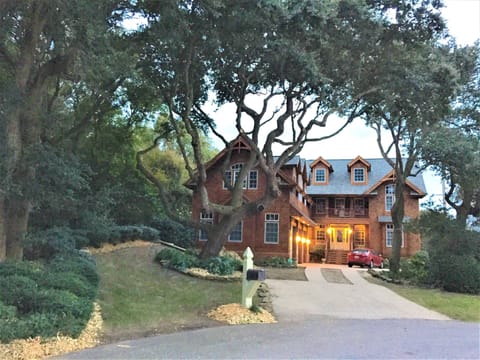 The Ship Captains Cottage located on the Kitty Hawk Sound in private community