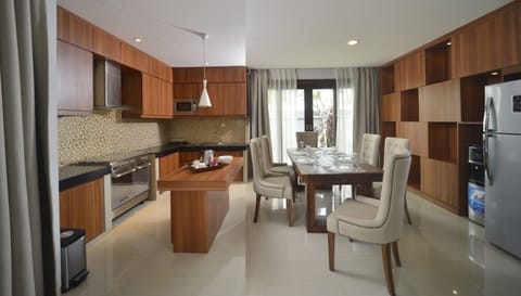 3 BR Villa Near Echo Beach & Finn's BC