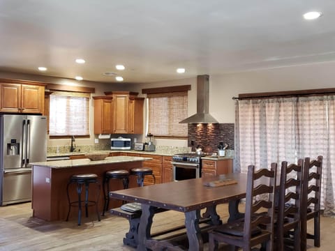 Open Dining/kitchen

