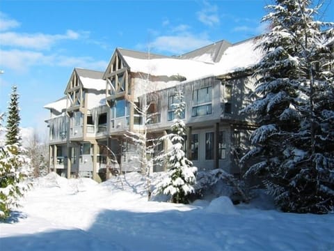 Greystone Lodge ski-in ski-out to Wizard Express high speed chairlift