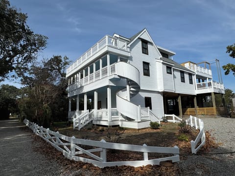 This is Elsie's House as you enter the driveway from Historic Howard Street