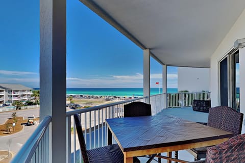 Welcome to Crystal View #303