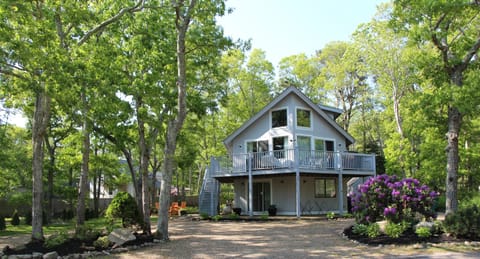 Recently renovated 3 bedroom, 2 bath (Ground floor unit vacant during rentals).