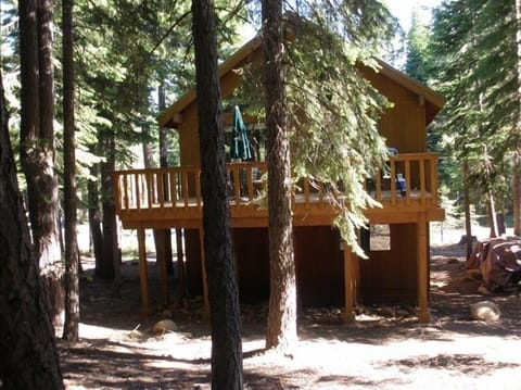Great sunny deck for summer Barbeques