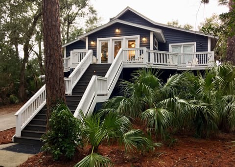Your beautiful beach destination in the Treetops!