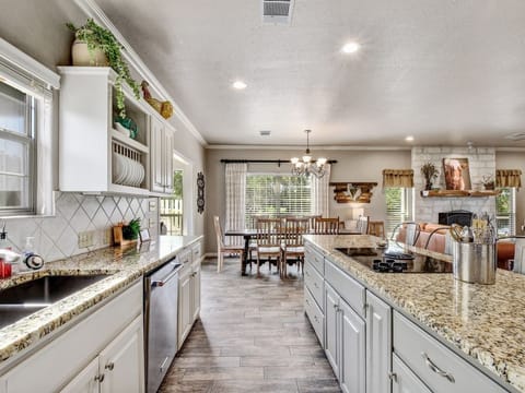 b6b453cc-6aae-45c9-8b36-64f41a14ab0e.c10