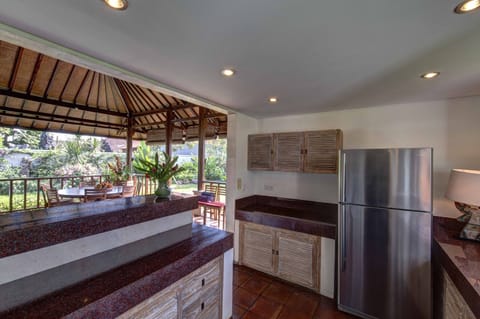Spacious 4 Bedrooms Villa in Seminyak-Kitchen