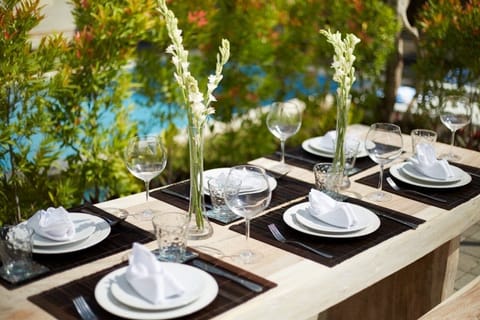 Garden dining