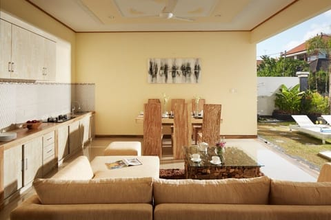 Living room, Dining open area