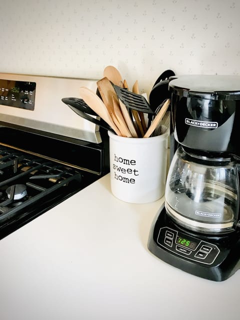 Full kitchen with new stove