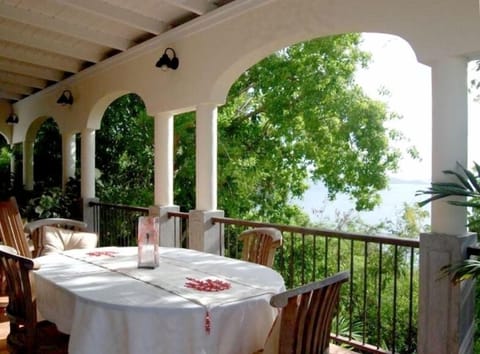 Veranda Dining