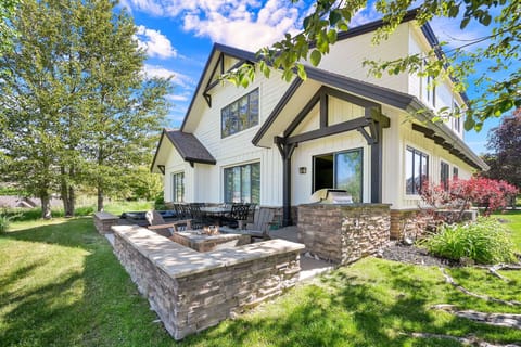 Welcome to your luxury mountain getaway home!
