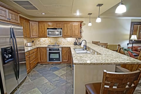 Slate tile, granite counters