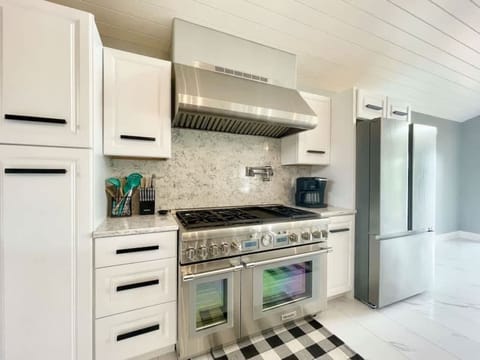 Upstairs Beautiful Large Kitchen