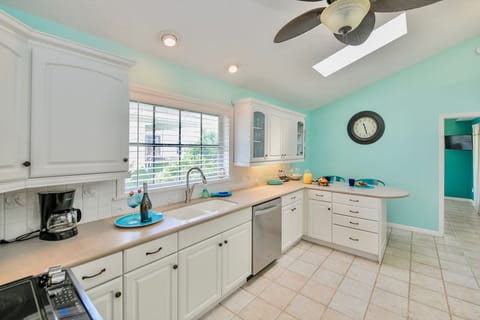 Huge Kitchen with New Stainless appliances, Keurig, Fully Outfitted for Chefs