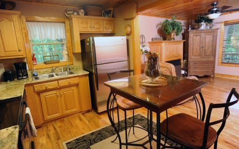 KITCHEN AND FAMILY ROOM