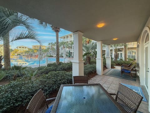 Step from your back patio straight to the Seacrest pool
