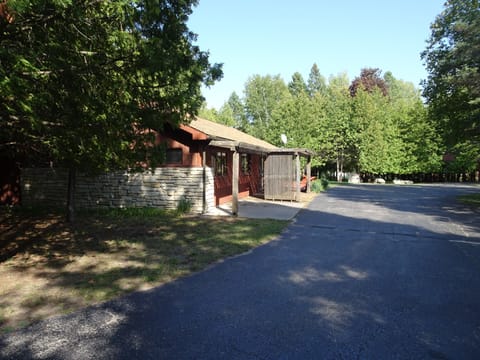 Paved Driveway access to Cottage