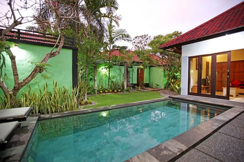 5 Beds, 2 Villas side by side, Sleeps 10