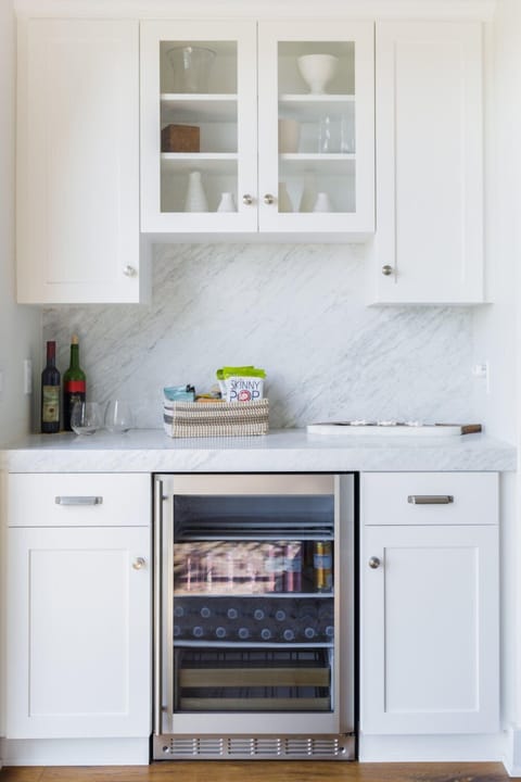 Upstairs dry bar - we like to think of this as our concierge