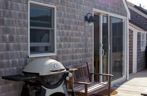 Front of cottage facing ocean