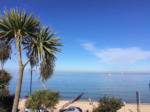 The stunning blue flag Swanage beach. 6 minute drive from the cottage.