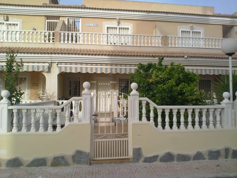 View of front of the 'Lola' style house