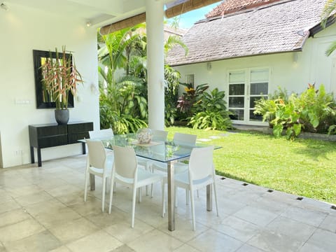 Open plan dining area