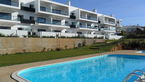Solrio gardens and pool