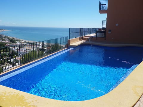 The private pool and the superb view