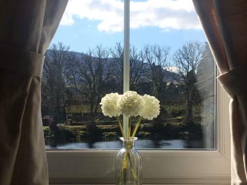 Lilybank has views over the River Oich and onto the historic Fort Augustus Abbey