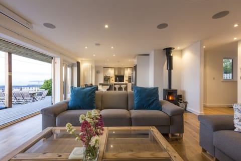 Lounge towards kitchen