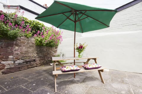 Sunny Courtyard. Seating for 12 