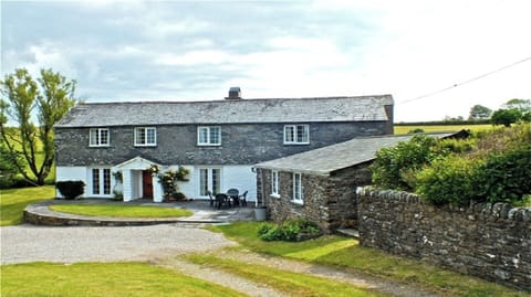 * NEW LISTING *