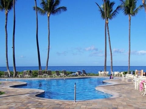 Beautiful pool next to Keawakapu Beach!